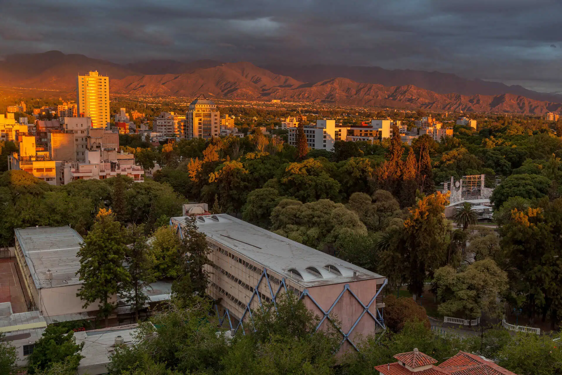 Mendoza-0807 - El clima en Argentina: alerta por niebla y vuelos desviados